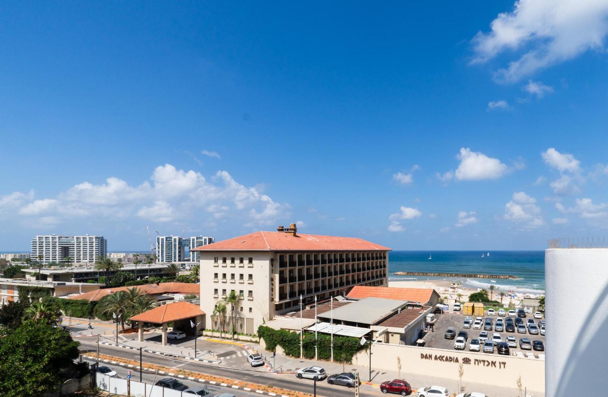 Elegant Duplex With Parking By Beachfront Stay Herzelia Exterior foto
